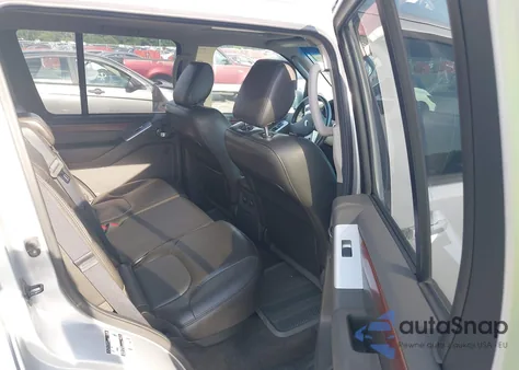 2011 Nissan Pathfinder S/Le/Se z USA, uszkodzony, nr VIN 5N1AR1NB9BC602600